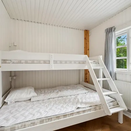 Ferienhaus Cosy With Outdoor Hot Tub And Scenic Surroundings In