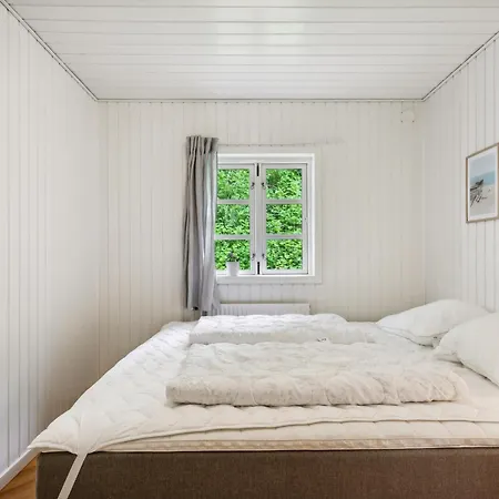 Cosy With Outdoor Hot Tub And Scenic Surroundings In
