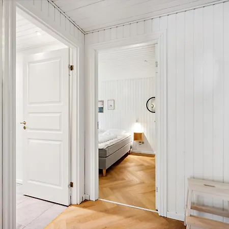 Cosy With Outdoor Hot Tub And Scenic Surroundings In Feriehus *