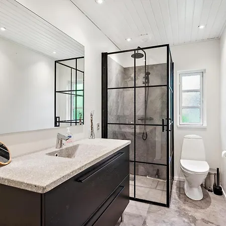 Feriehus Cosy With Outdoor Hot Tub And Scenic Surroundings In *